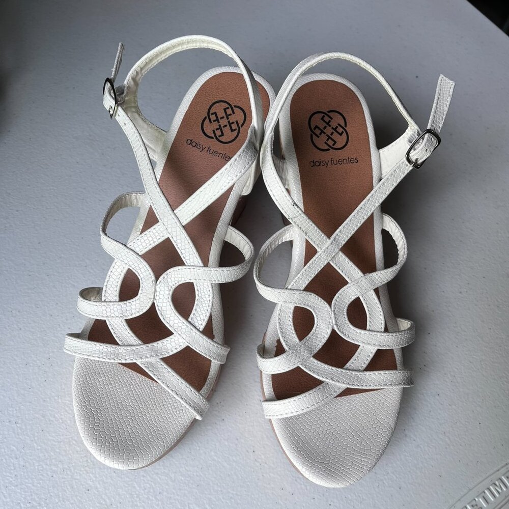 Daisy Fuentes White Strap Cork Wedge Size 10
